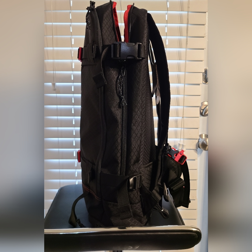 Backpack - Picture 3 of 7